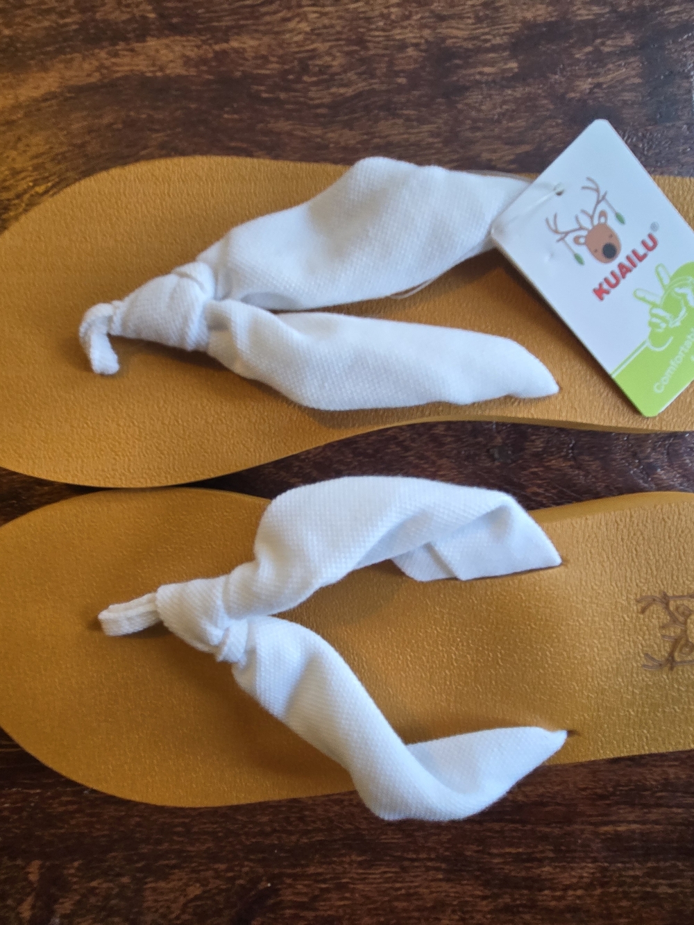 ALOHAS White Knot-Detail Sandals with Tan Footbed